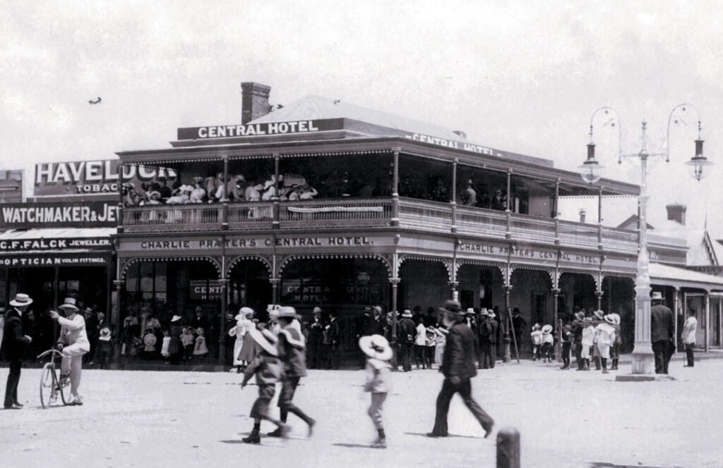 This image has an empty alt attribute; its file name is Beechworth-Central-Hotel-1900-1024x664.jpg