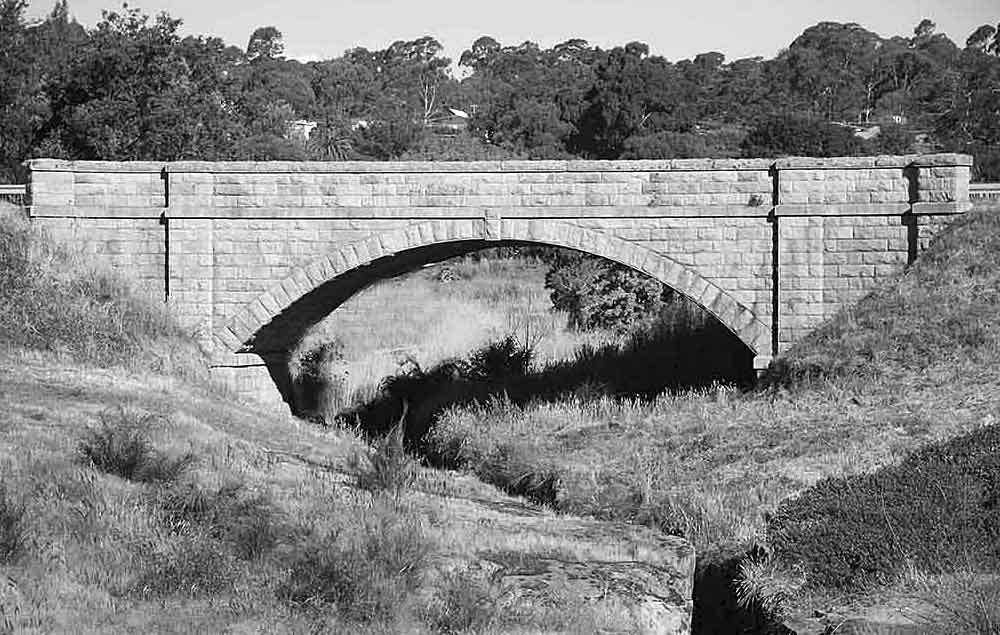 This image has an empty alt attribute; its file name is Newtown-Bridge_black-and-white.jpg